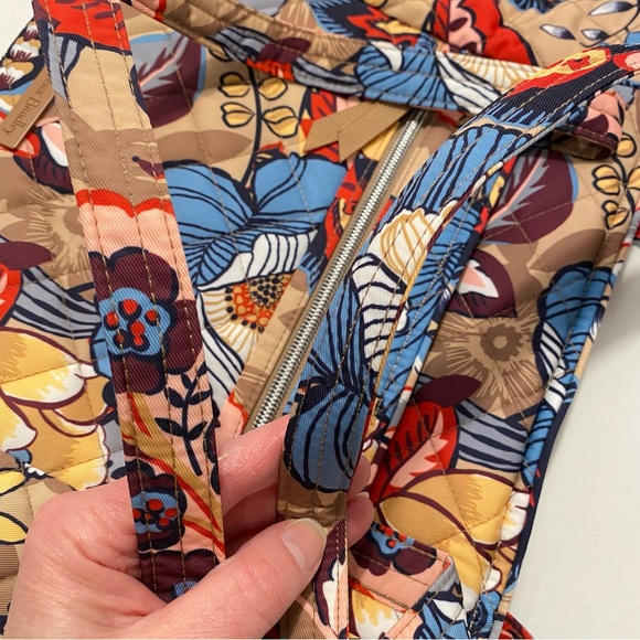 Vera Bradley Small Vera Tote Bag. NWOT Botanical Beauty.  Unique pattern - Picture 8 of 11